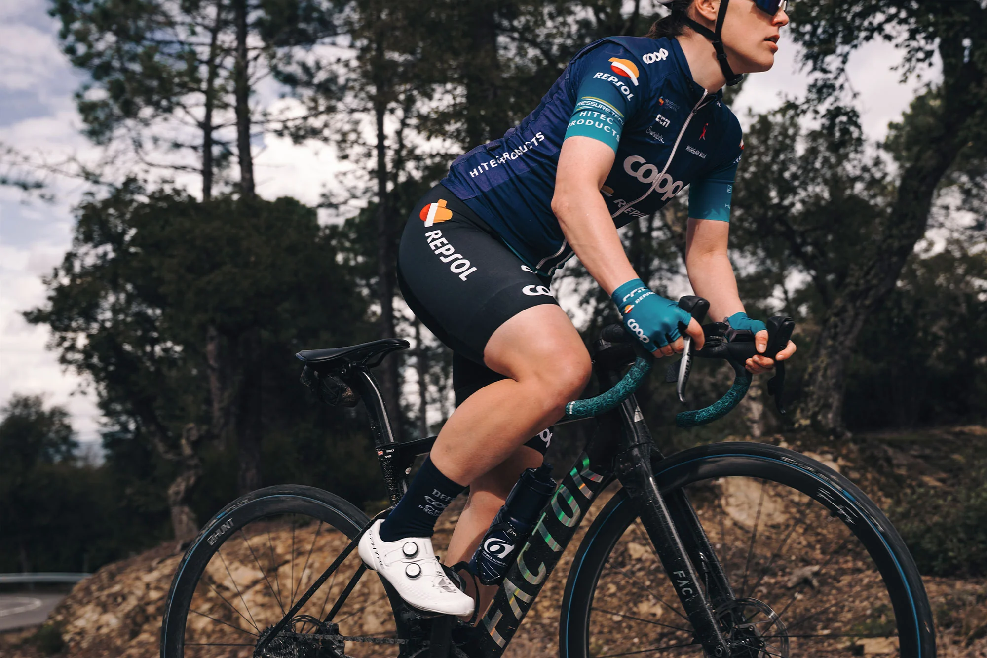 HUNT 34_34 Aerodynamicist Carbon Disc Wheelset - Image 4