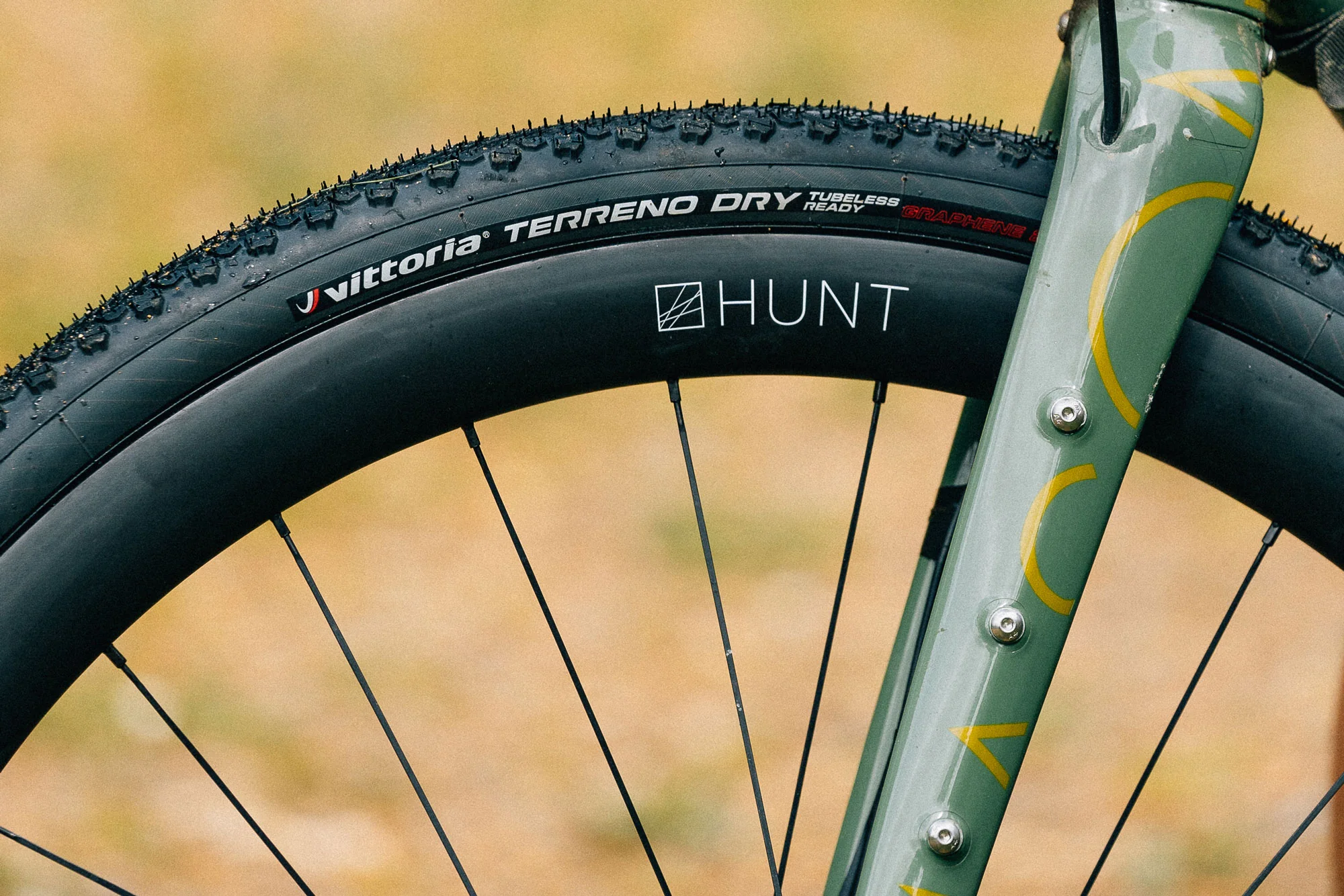 HUNT 40 Carbon Gravel Dynamo Wheelset | IC400 - Image 4