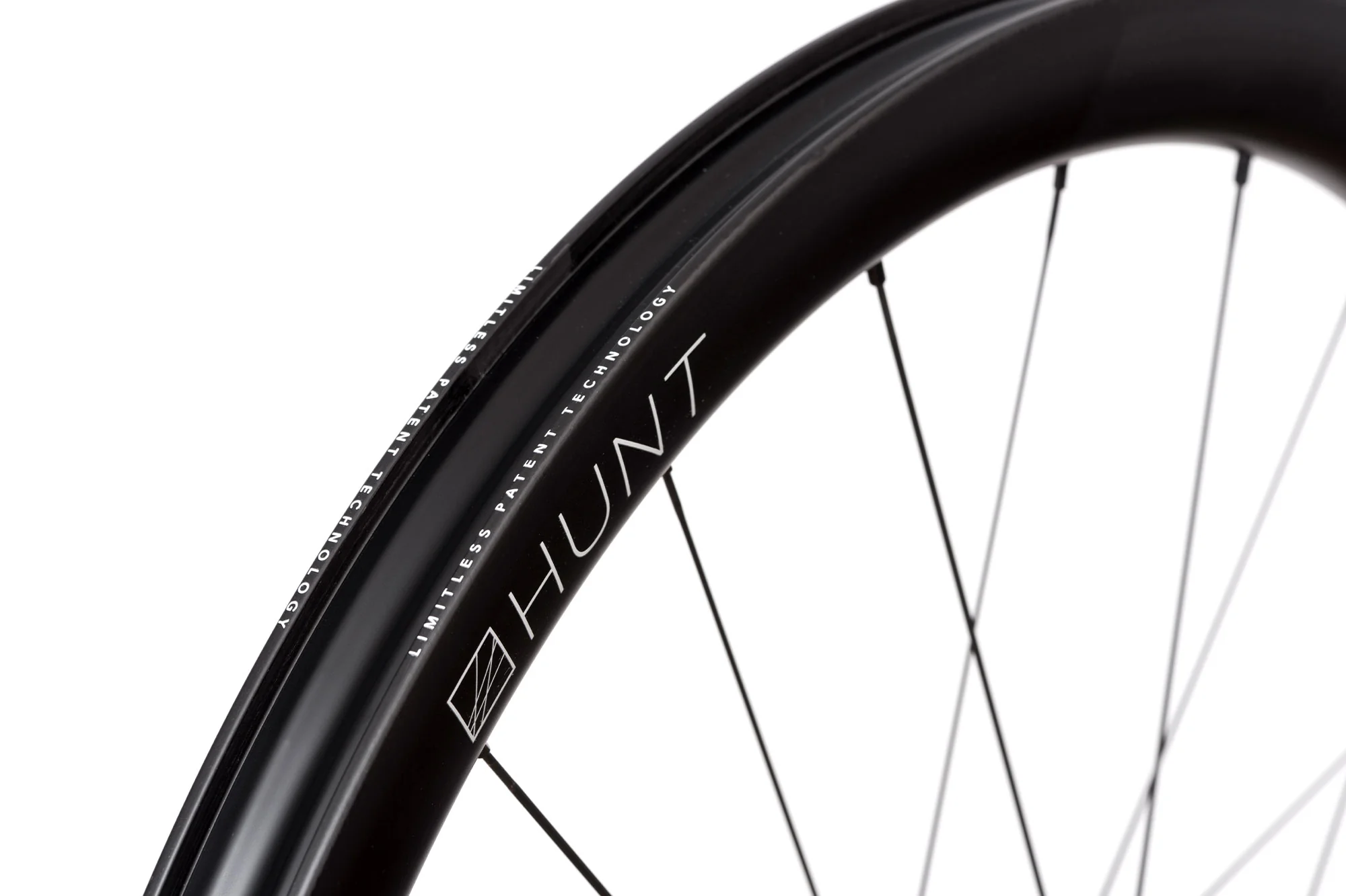 HUNT 40 Limitless Gravel Adventure Dynamo Wheelset - Image 12