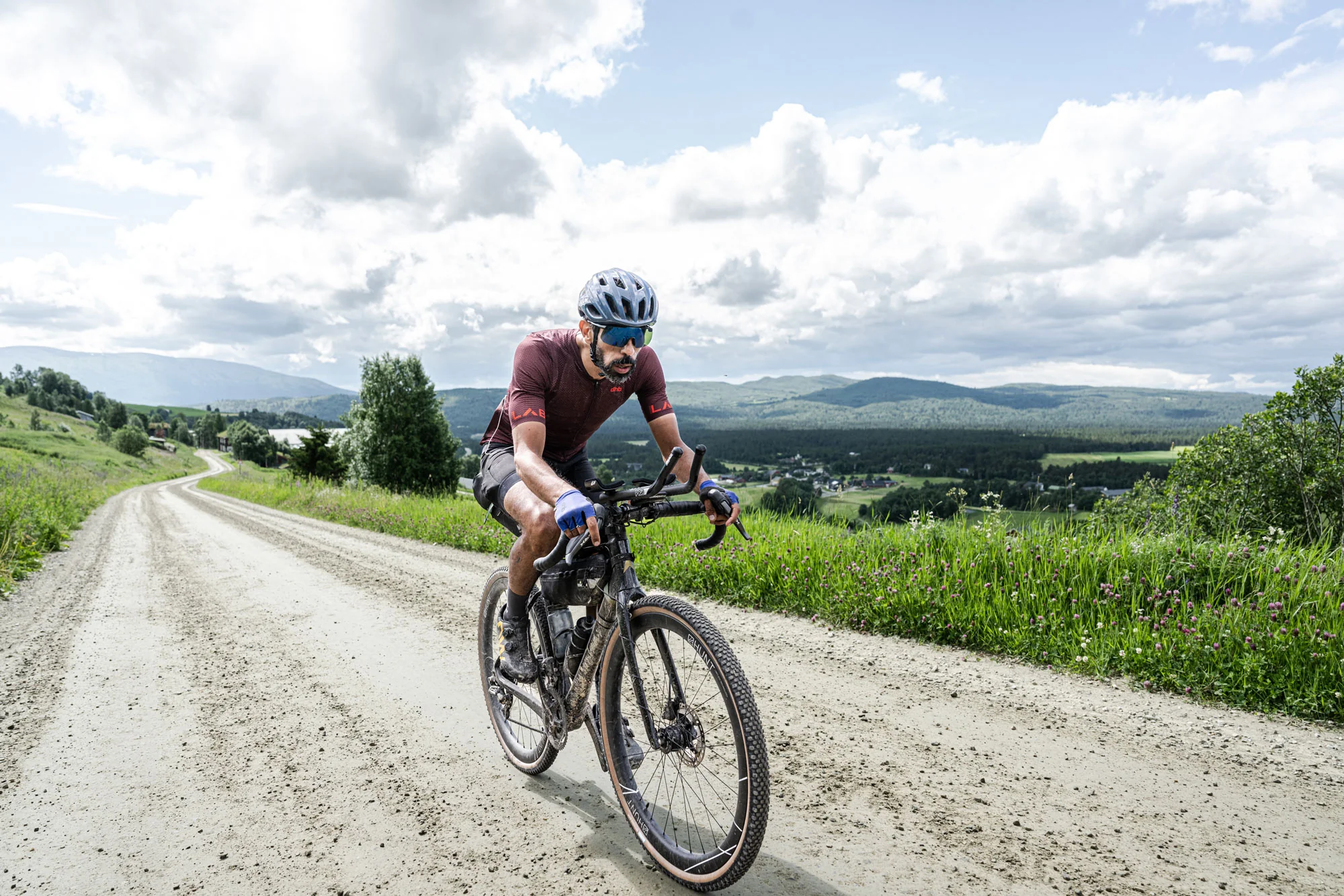 HUNT 42 Limitless Gravel Adventure Wheelset - Image 3