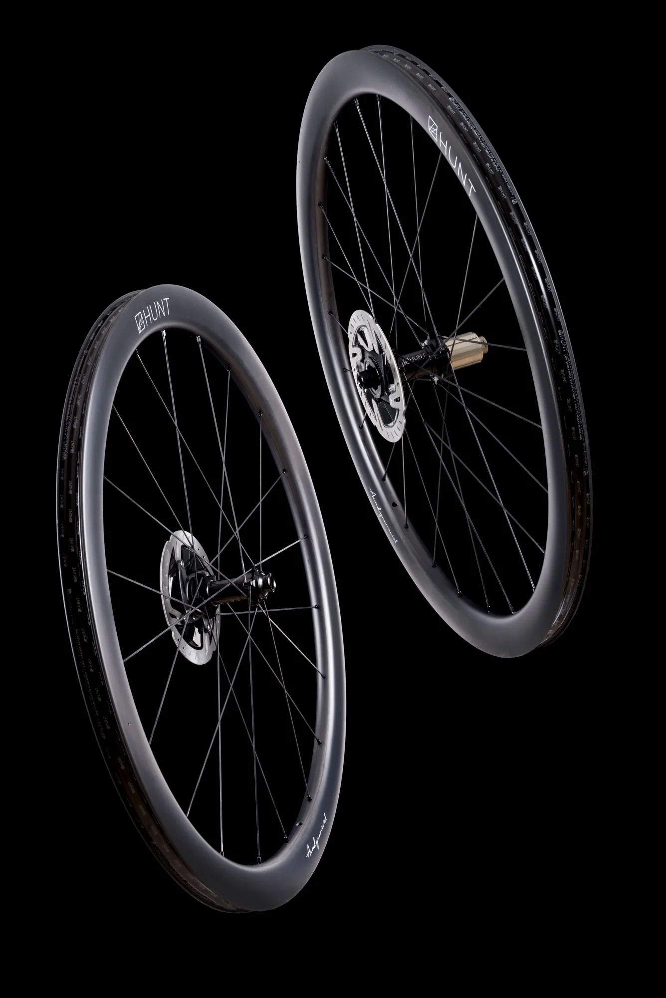 HUNT 44 UD Carbon Spoke Disc Wheelset - Image 15