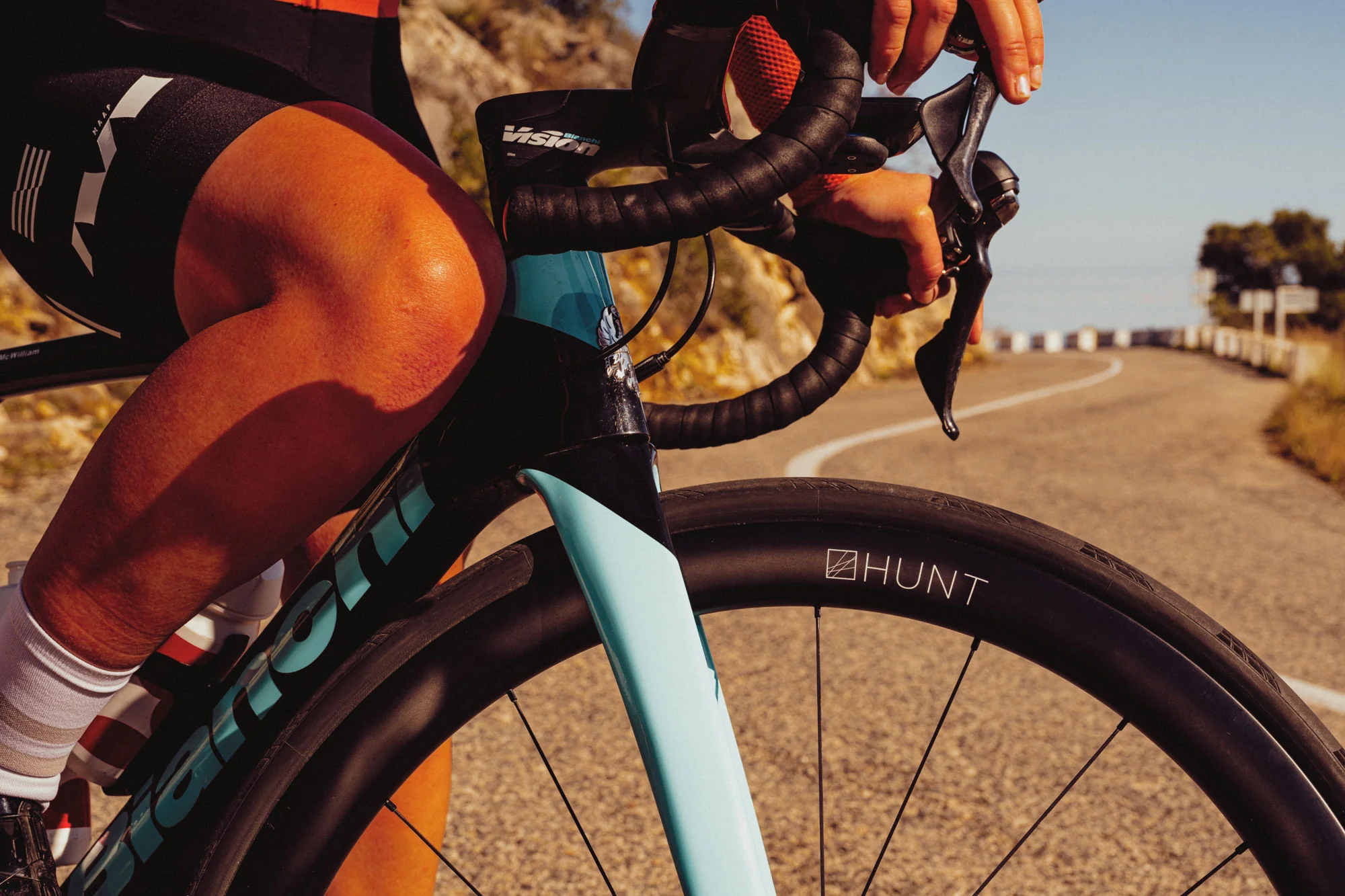 HUNT 4454 Aerodynamicist Carbon Disc Wheelset - Image 3