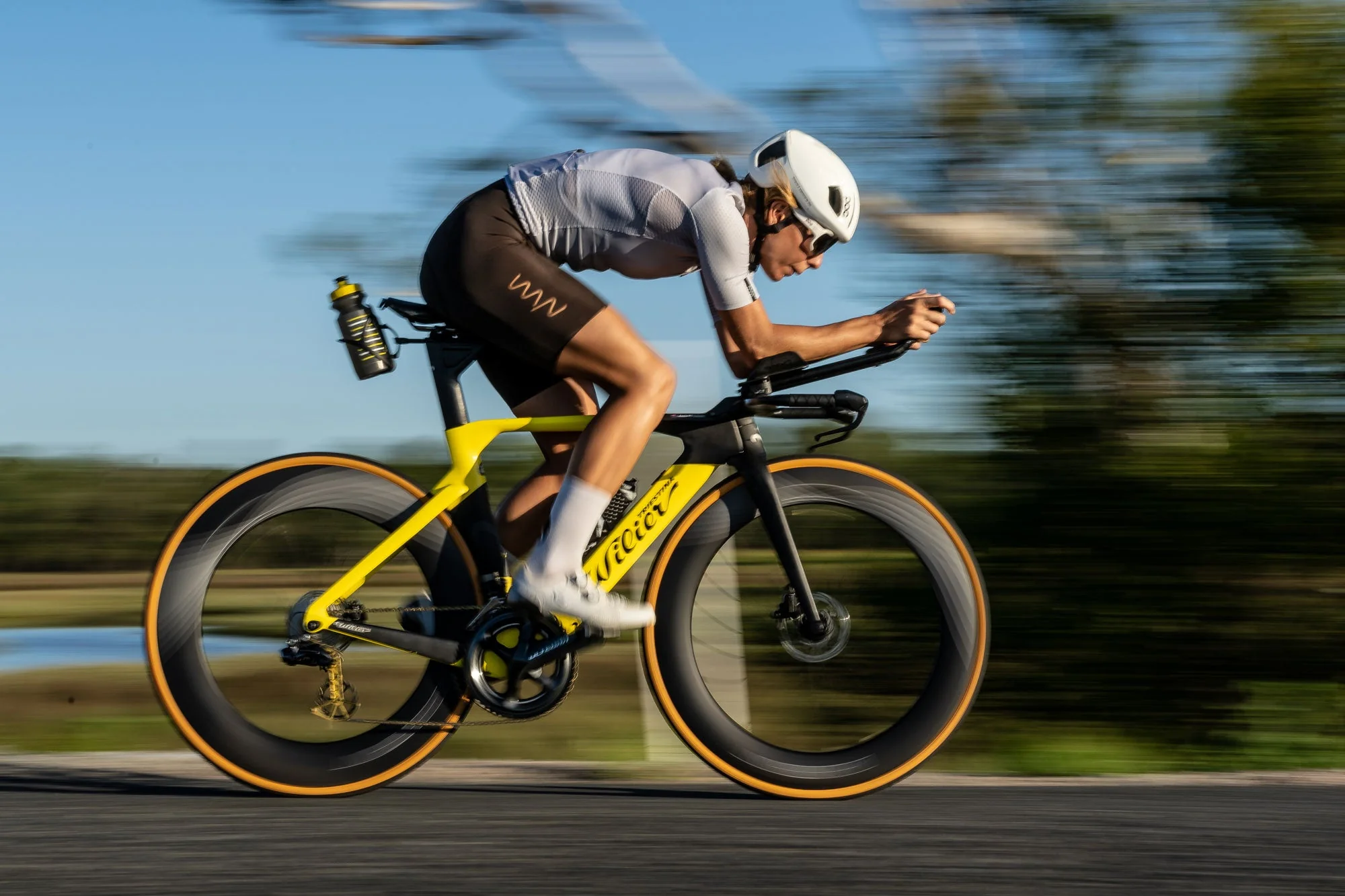 HUNT 83 Aerodynamicist Carbon Disc Front Wheel - Image 4