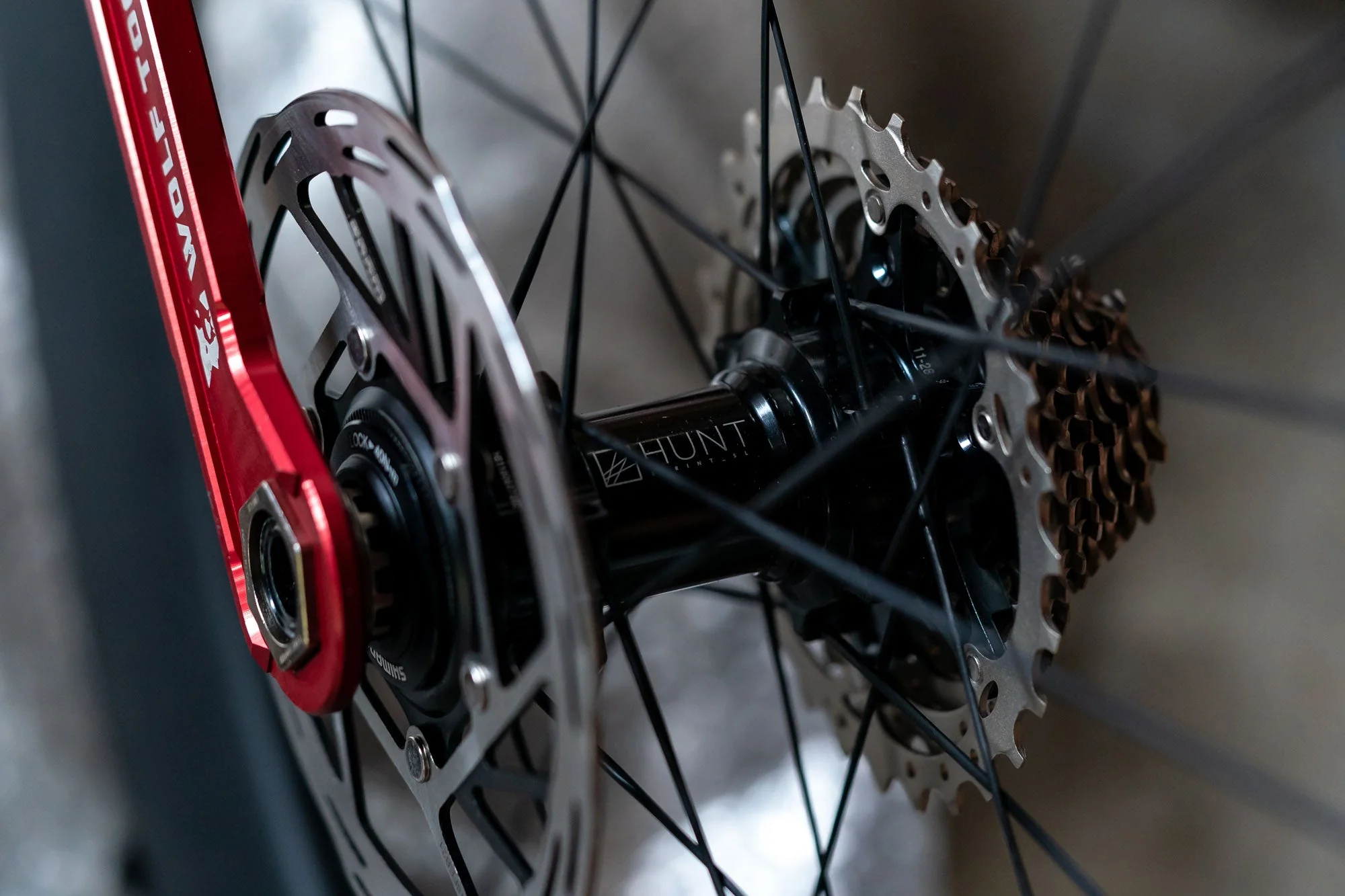 RE:NEW HUNT 8387 Aerodynamicist Carbon Disc Wheelsets - Image 7