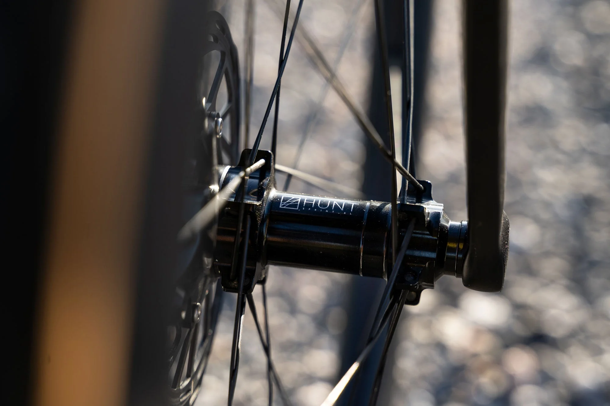 RE:NEW HUNT 8387 Aerodynamicist Carbon Disc Wheelsets - Image 8