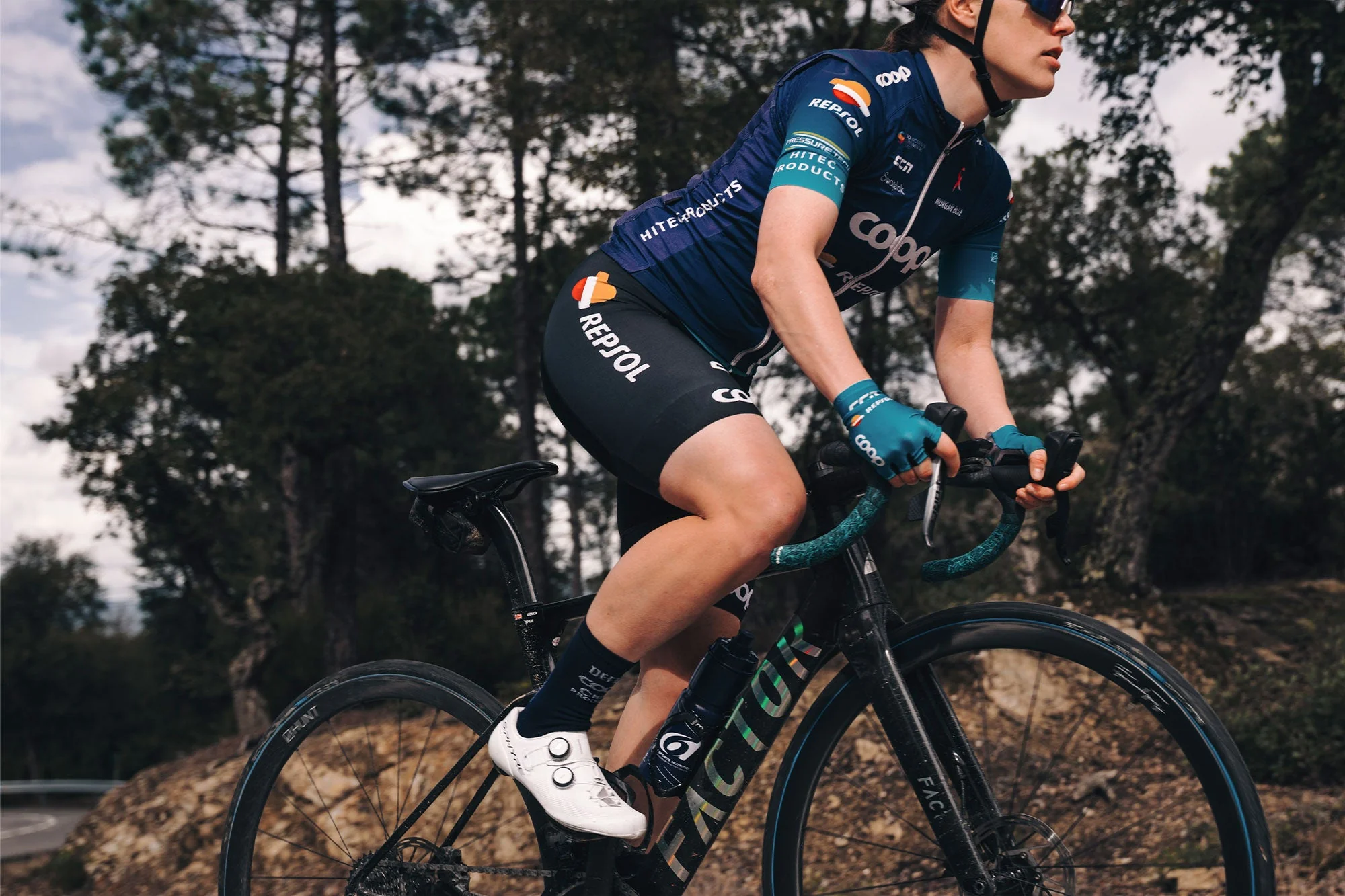 RE:NEW HUNT 34_34 Aerodynamicist Carbon Disc Wheelset - Image 4