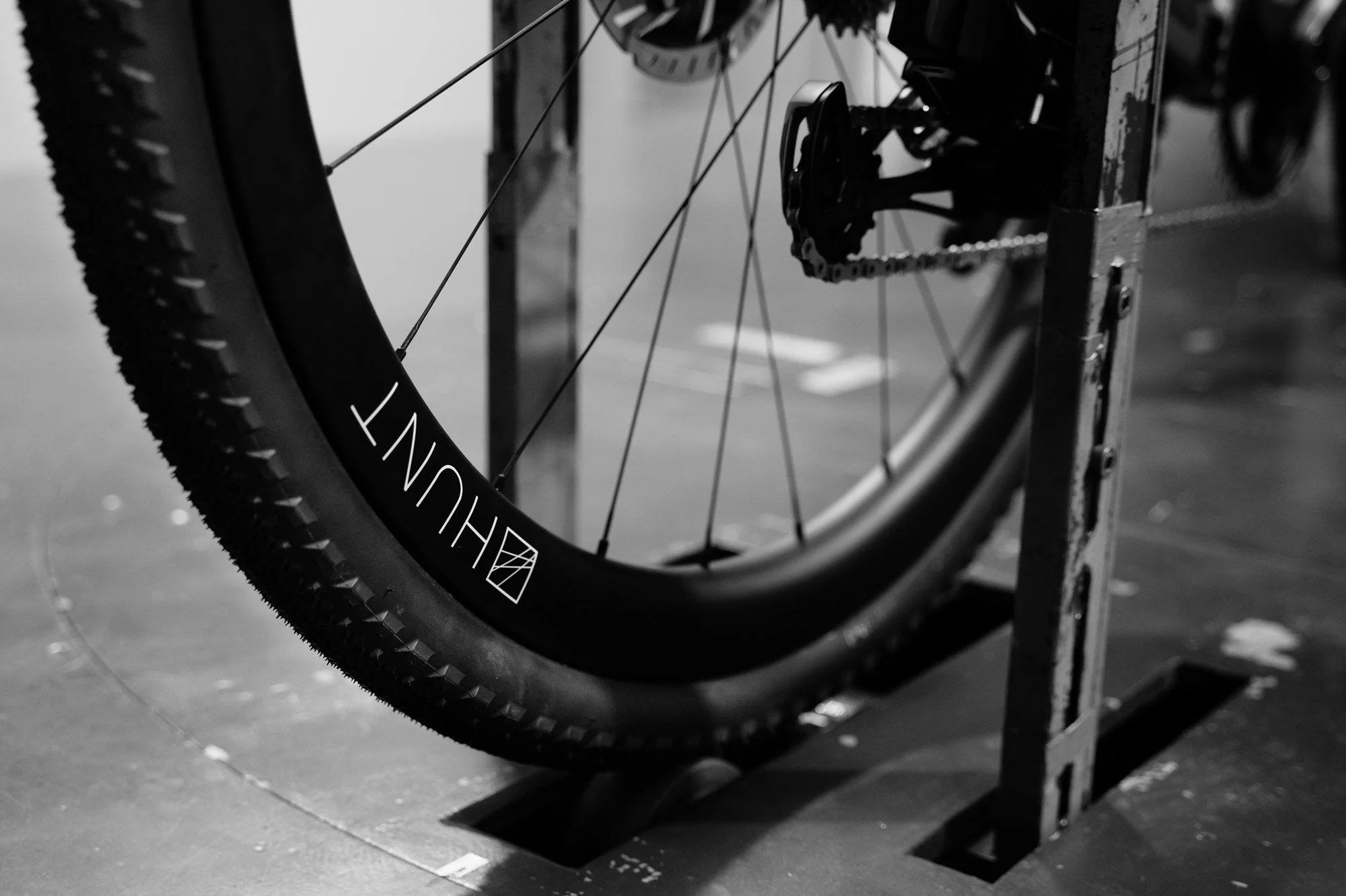 RE:NEW HUNT 42 Limitless Gravel Aero Wheelset - Image 5