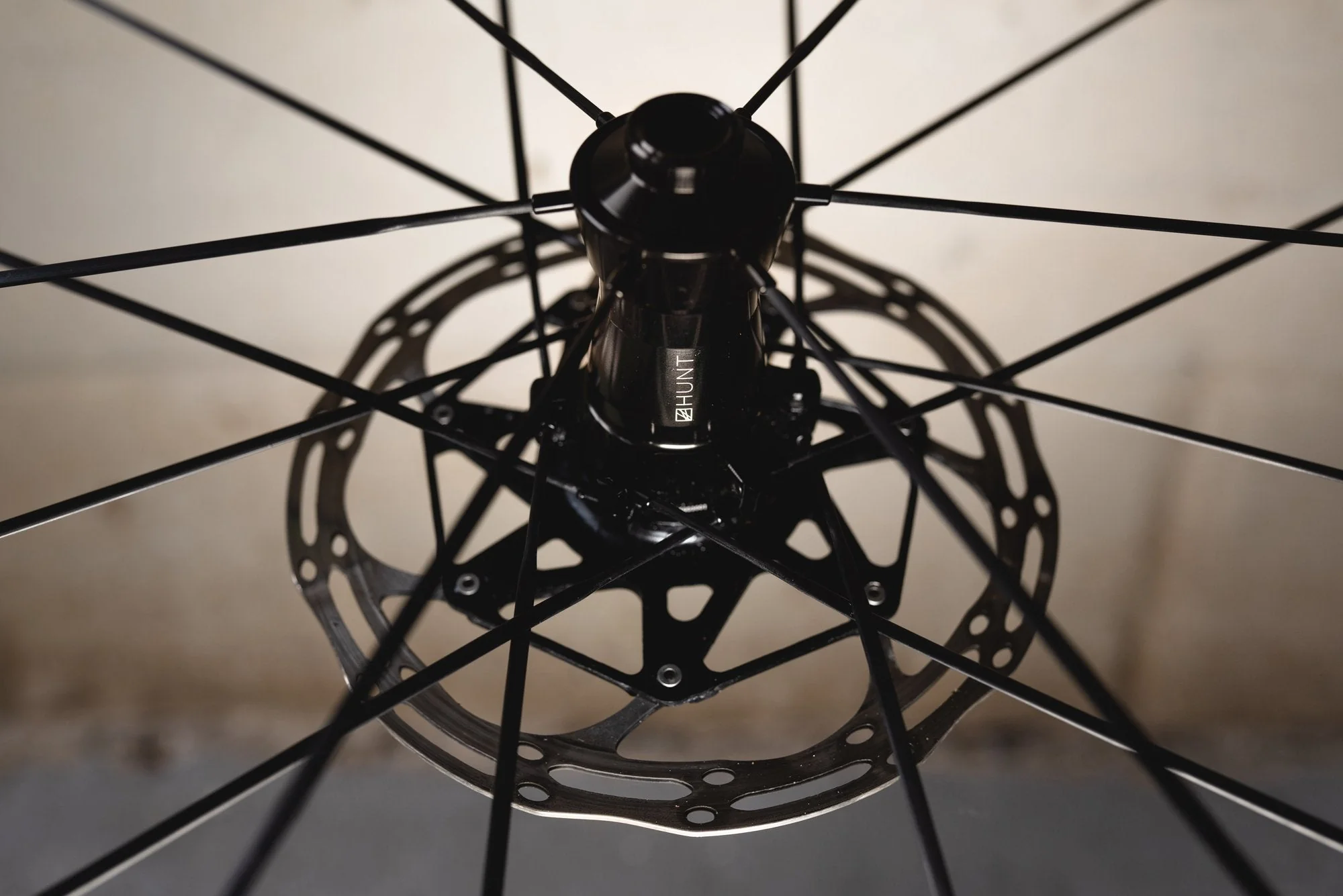 RE:NEW HUNT 4454 UD Carbon Spoke Disc Wheelset - Image 14
