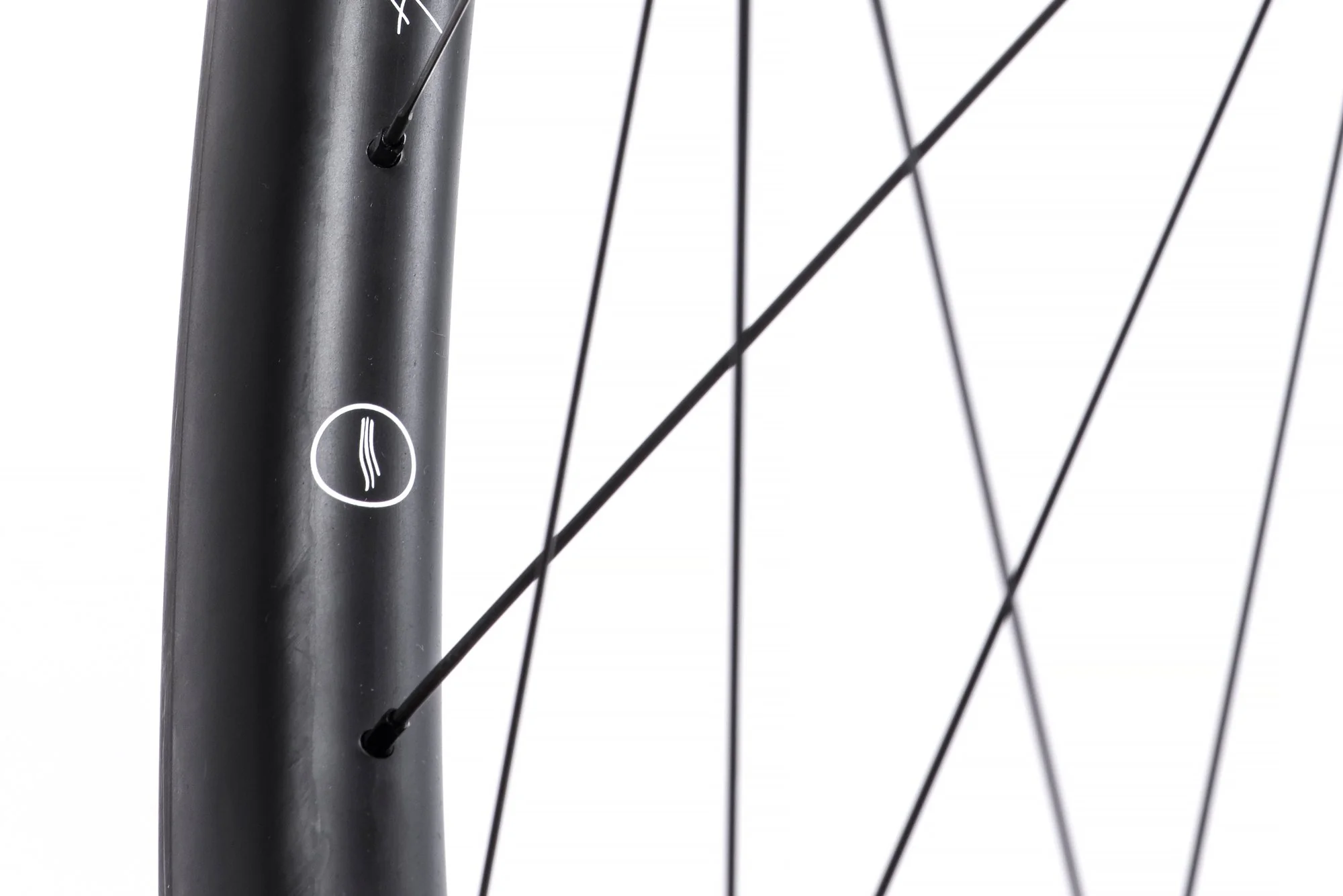 RE:NEW HUNT 62 Carbon Aerodynamicist Wheelset - Image 9