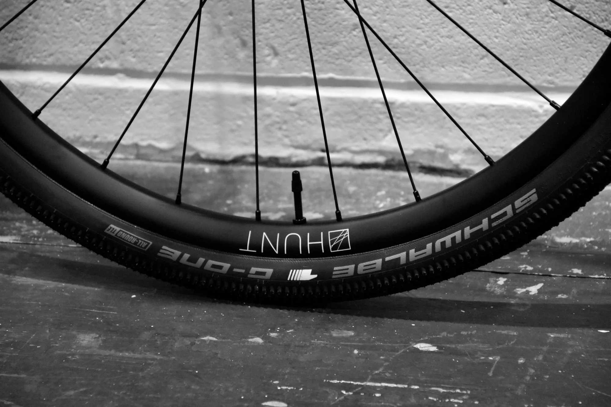 RE:NEW HUNT 650B Adventure Carbon Disc Wheelset - Image 11