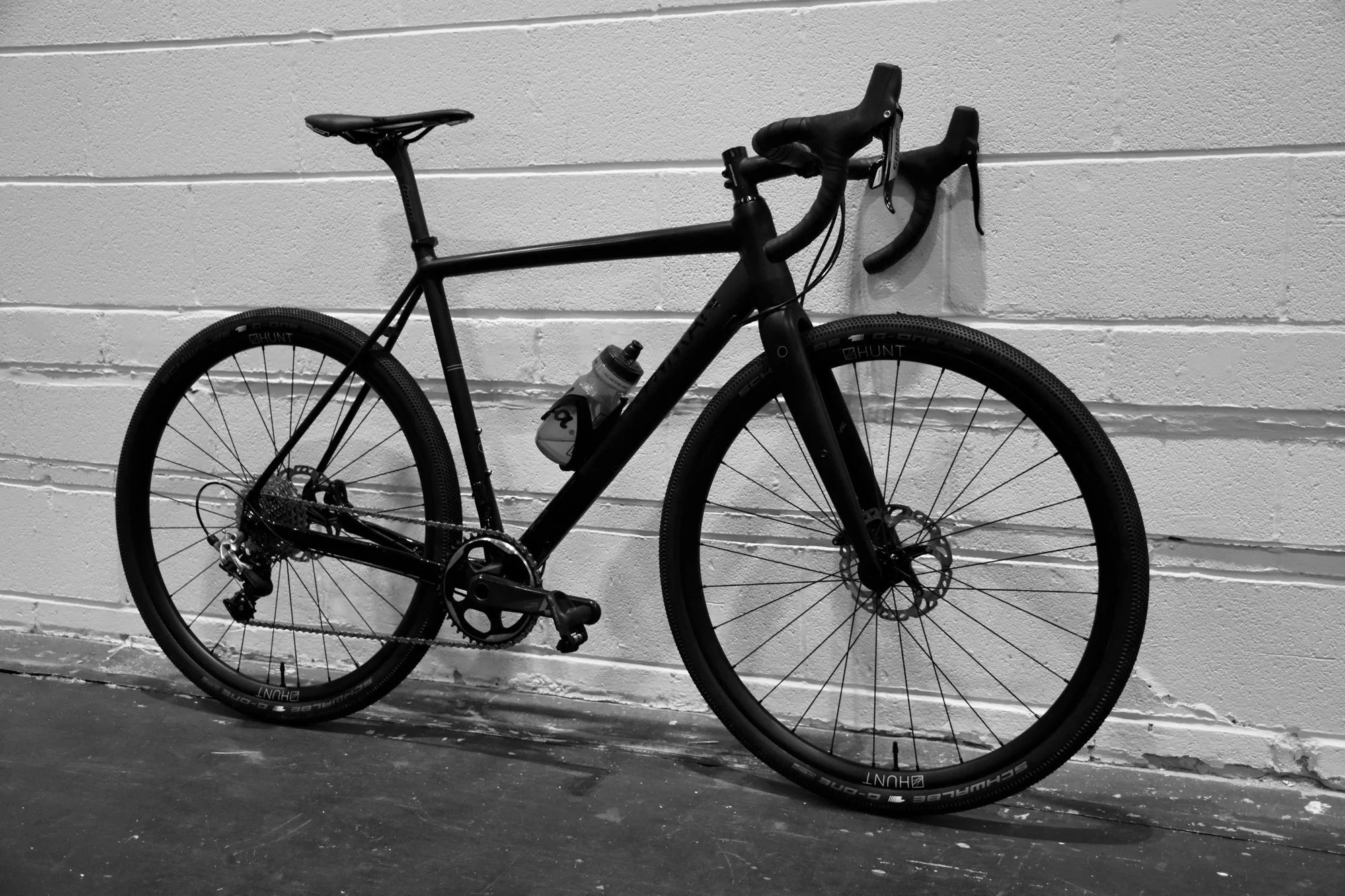 RE:NEW HUNT 650B Adventure Carbon Disc Wheelset - Image 12