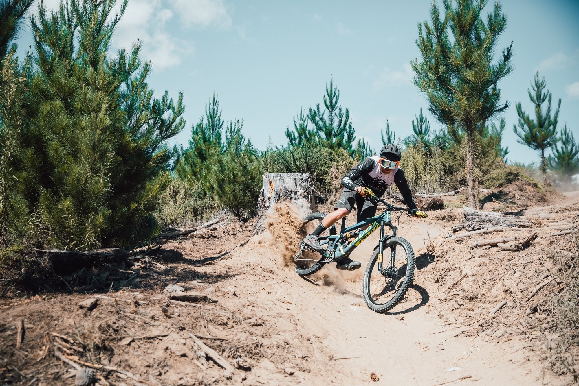 RE:NEW HUNT All-Mountain Carbon H_Impact 29" Wheelset - Image 13