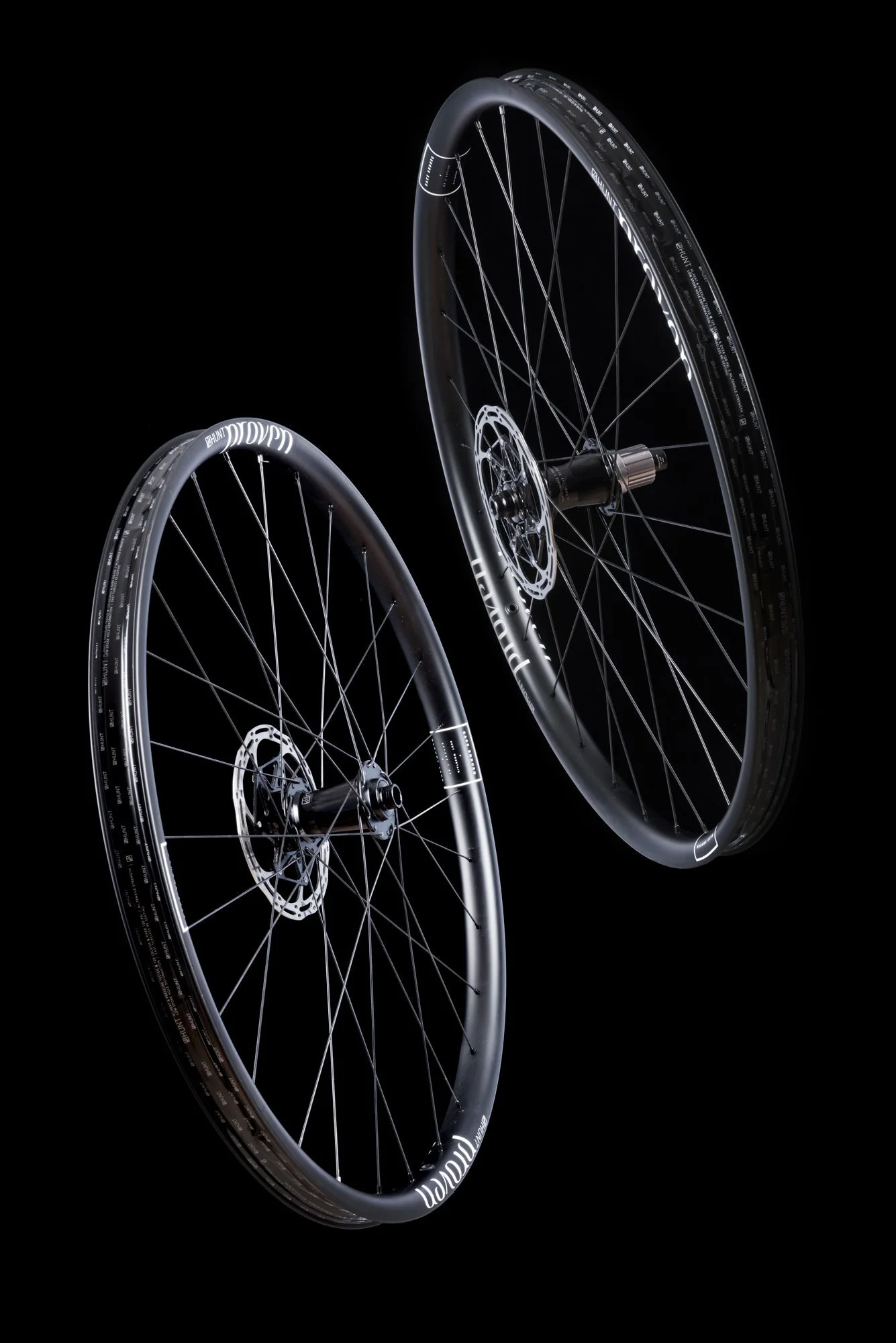 RE:NEW HUNT Proven Carbon Race Enduro 27.5 Wheelset - Image 10