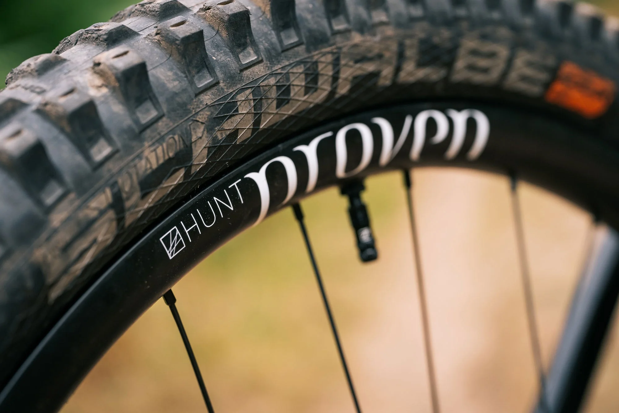 RE:NEW HUNT Proven Carbon Race Enduro 27.5 Wheelset - Image 3
