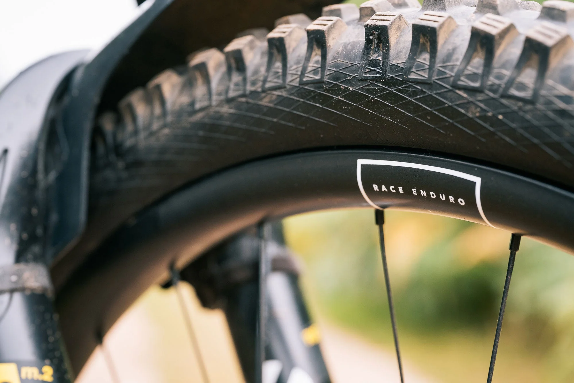 RE:NEW HUNT Proven Carbon Race Enduro 27.5 Wheelset - Image 8